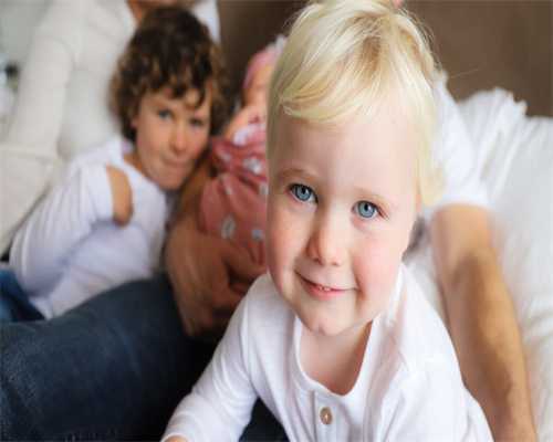 留学英国的学费是多少？                                                            